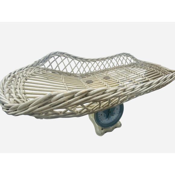 Antique WICKER Infant Baby Scale Metal With Original BASKET Shabby Chic Nursery - Picture 10 of 16